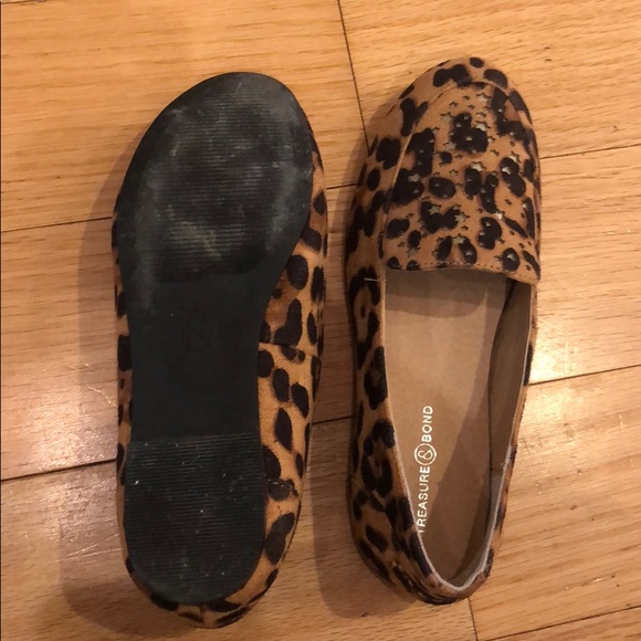 Treasure & Bond Girl’s Leopard Loafers - Picture 3 of 3